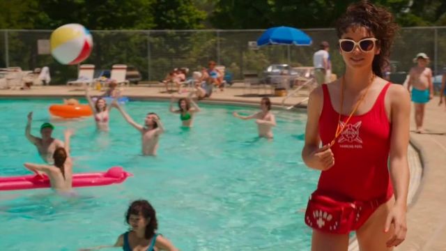 The swimsuit official of the Municipal swimming Pool of Hawkins worn by Heather Holloway (Francesca Reale) in Stranger Things (S03E01)