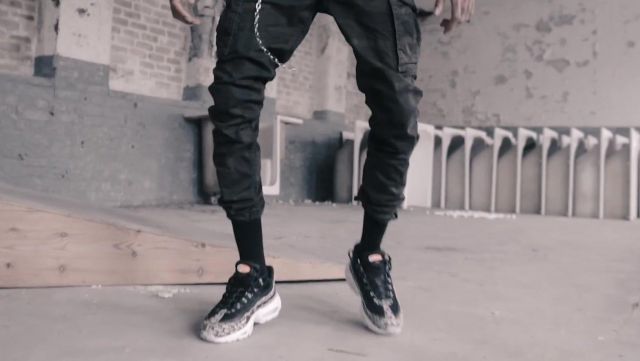 The pair of Nike Max 95 IS carried by Scarlxrd in his clip HEAD GXNE. | Spotern