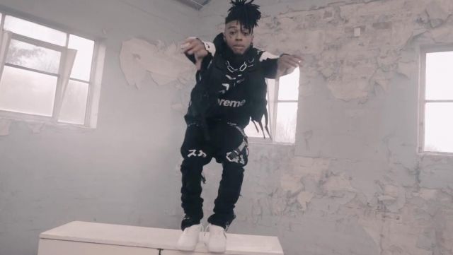 Sneakers Nike Air Force 1 White Scarlxrd in his clip HEAD GXNE.