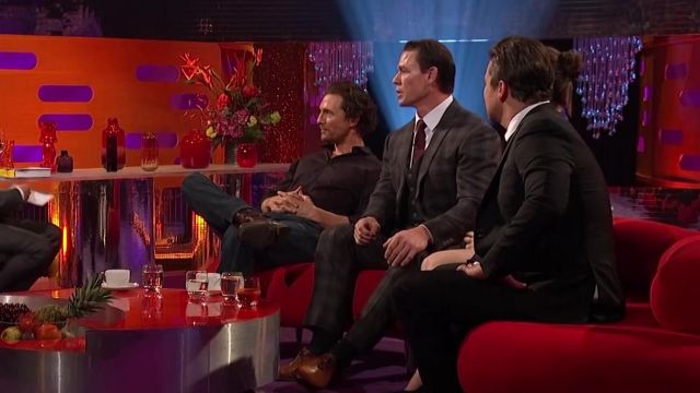 Chaussures en Cuir marron porté par John Cena dans Le Graham Norton Show 07/12/2018