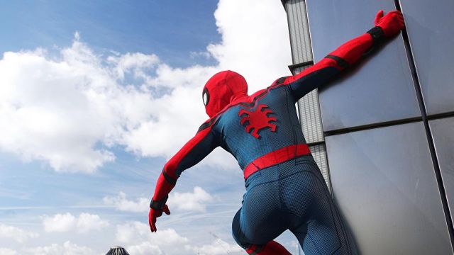 Le Lance Toile de Peter Parker / Spider-Man (Tom Holland) dans