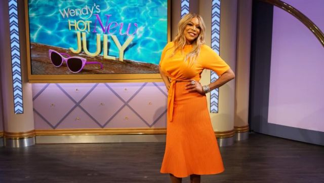 Karen Millen Orange tie-hem cropped top worn by Wendy Williams as seen in The Wendy Williams Show JULY 10, 2019