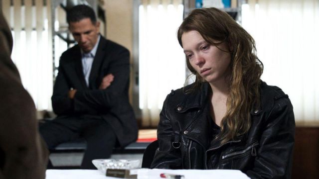 La veste en cuir de Claude (Léa Seydoux) dans Roubaix, une lumière
