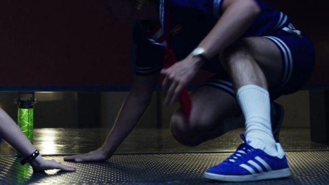 Sneakers Adidas worn by Steve Harrington (Joe Keery) in Stranger Things  (S03E07) | Spotern