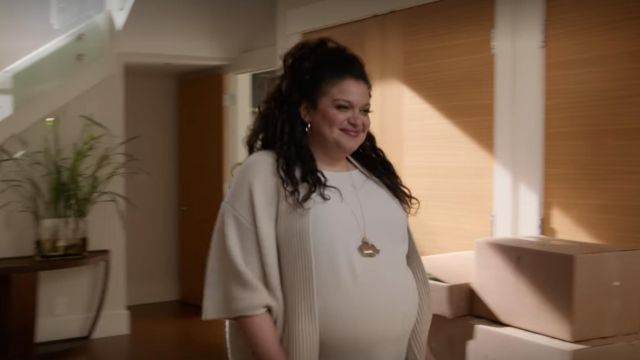 Beige oversized cardigan with half-lenghth sleves worn by Veronica (Michelle Buteau) in Always Be My Maybe