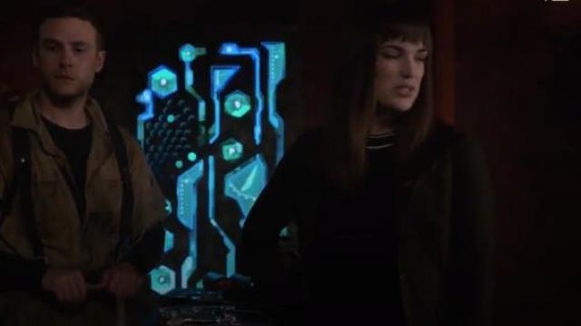 Rag & Bone Thatch Crepe Top worn by Jemma Simmons (Elizabeth Henstridge) in Marvel's Agents of S.H.I.E.L.D. (Season 06 Episode 09)