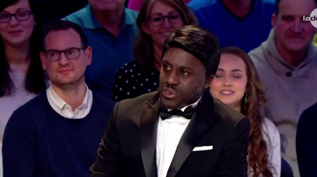 La Perruque Cheveux court marron porte par Kody dans Le Grand Cactus le 11  Fvrier 2019 | Spotern