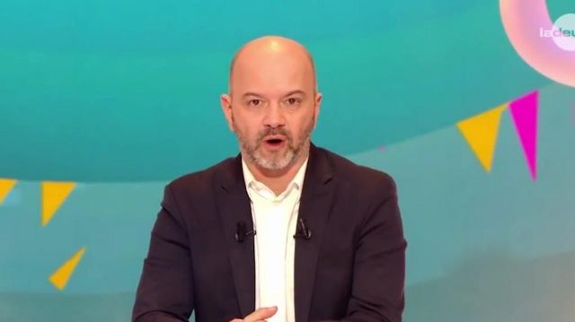 The suit jacket black worn by Jérôme de Warzée in the show " The Big Cactus on 08 January 2018