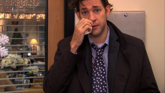 Snowflake Tie of Jim Halpert (John Krasinski) in The Office (S06E11)