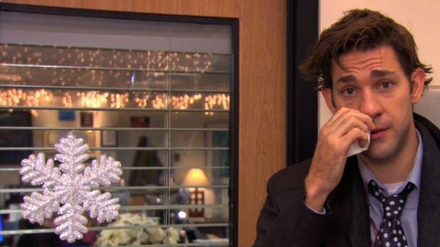 Silver Snowflake Decor in The Office (S05E11)