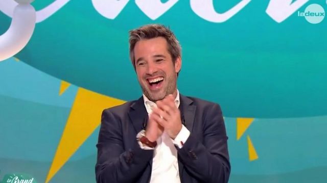 The White Shirt has Long Sleeves worn by Adrien Devyver in the show " The Big Cactus on 08 January 2018
