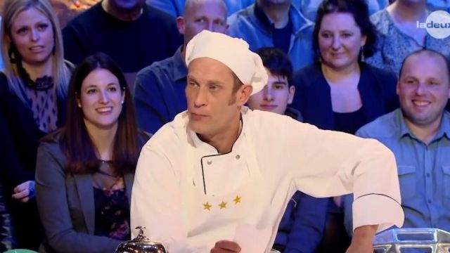 The calot kitchen white worn by Martin Campbell in the tv program " The Big Cactus on 08 January 2018