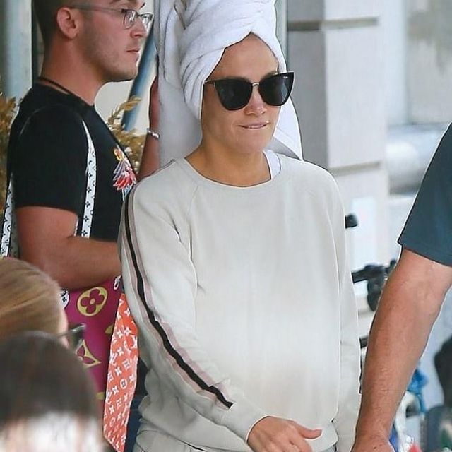 Quay x Jlo Reina Sunglasses worn by Jennifer Lopez New York City July 15, 2019