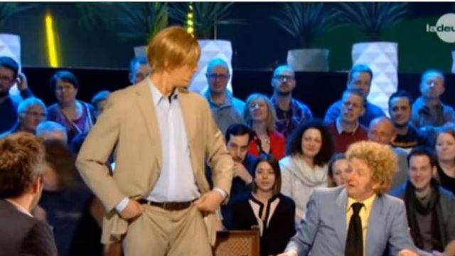 The suit trousers Beige worn by James Deano in the show " The Big Cactus on the 21st of March 2018