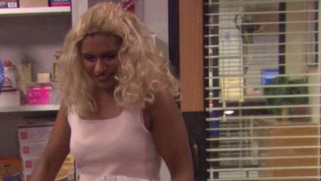 Wavy Blonde Wig of Kelly Kapoor (Mindy Kaling) in The Office (Season 05  Episode 06)