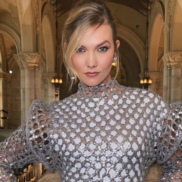 The dress effect opening round Louis Vuitton worn by Karlie Kloss on her account instagram