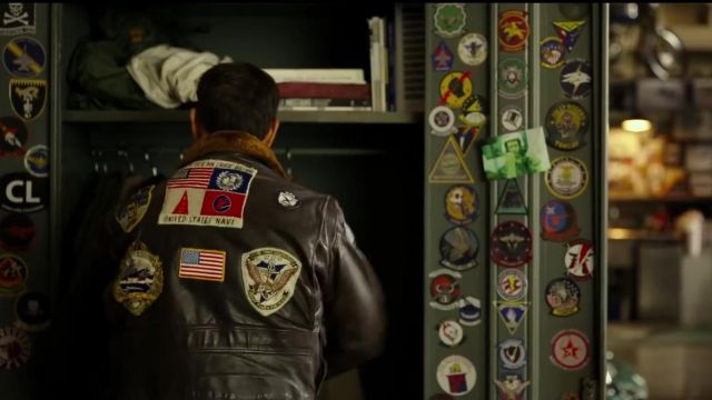 La veste bombardier en cuir de Maverick (Tom Cruise) dans Top Gun: Maverick