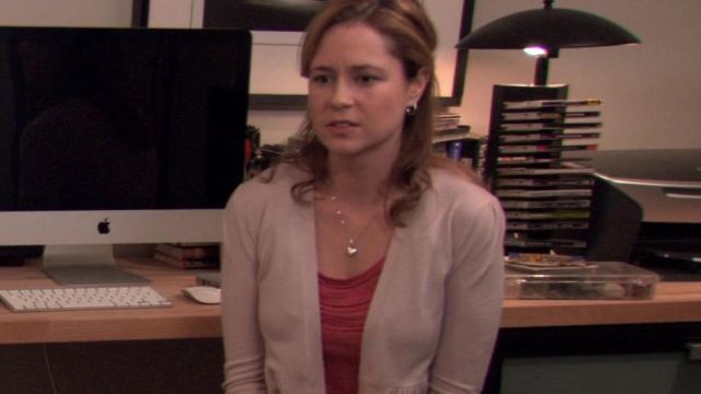 Gold Heart Necklace of Pam Beesly (Jenna Fischer) in The Office (Season 07 Episode 08)