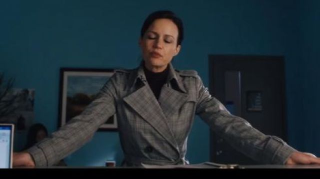 Elie Tahari Watson Plaid Trench Coat worn by Daisy 'Jett' Kowalski (Carla Gugino) in Jett (S01E06)