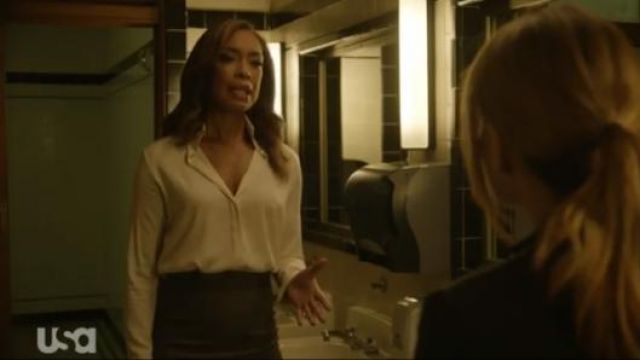 Fendi Checked Pleated Insert wool blend skirt worn by Jessica Pearson (Gina Torres) in Pearson (Season 01 Episode 01)