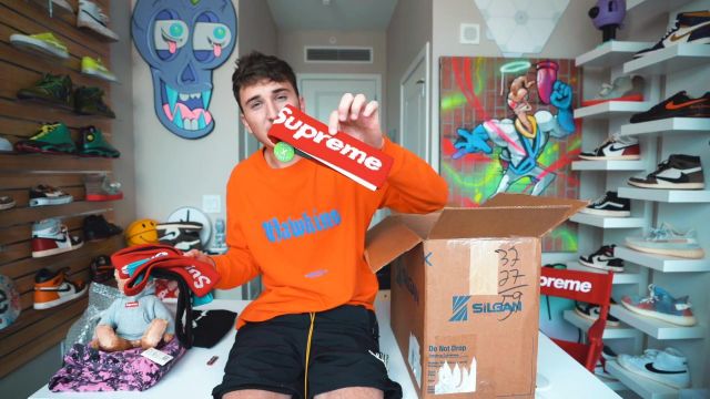Privilegiado construir regimiento The Headband supreme nike red Harrison Nevel in I Bought A very sketchy  $3000 Supreme Collection Off eBay... | Spotern