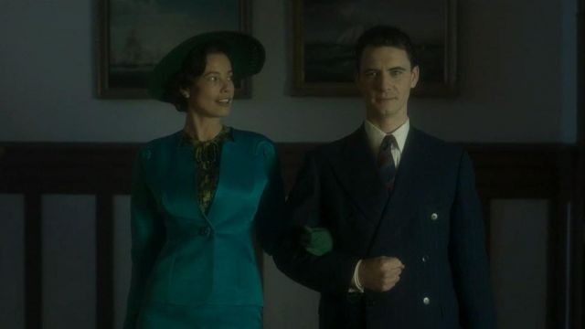 L'ensemble bleu turquoise porté par Gabrielle (Stephanie Corneliussen) dans Legion (S03E03)