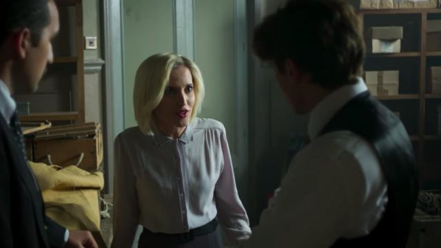 White shirt with long sleeve worn by Carlota (Ana Fernández García) in Cable Girls (S03E07)