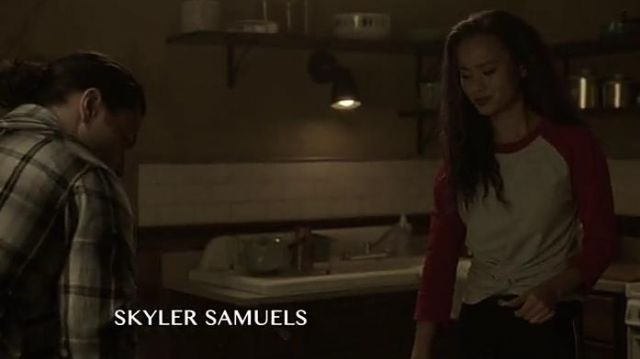 The red t-shirt and grey Alexander Wang worn by Clarice Fong (Jamie Chung) in The Gifted (S02E03)