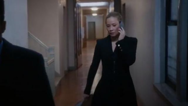 Alice + Olivia Bain Coat worn by Dr. Joan Watson (Lucy Liu) in Elementary (Season 07 Episode 10)