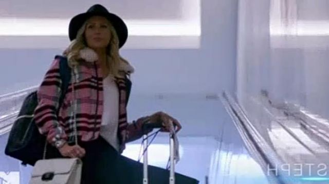 The shoulder bag Chanel white worn by Stephanie Pratt in The Hills : New Beginnings (S01E01)