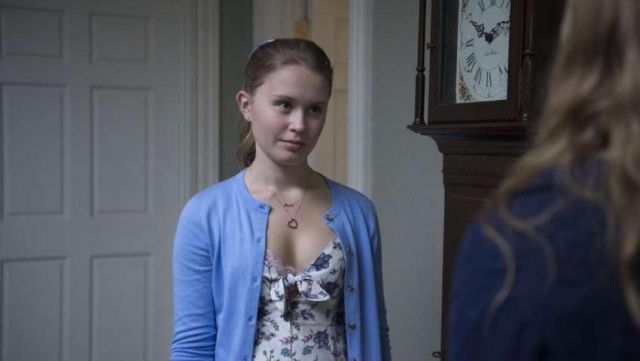 Pale Blue Cardigan worn by Amma Crellin (Eliza Scanlen) in Sharp Objects (S01E03)