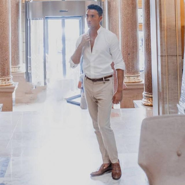 The suit pants slim camel Maxime Dereymez on his account Instagram @maximedereymezofficial