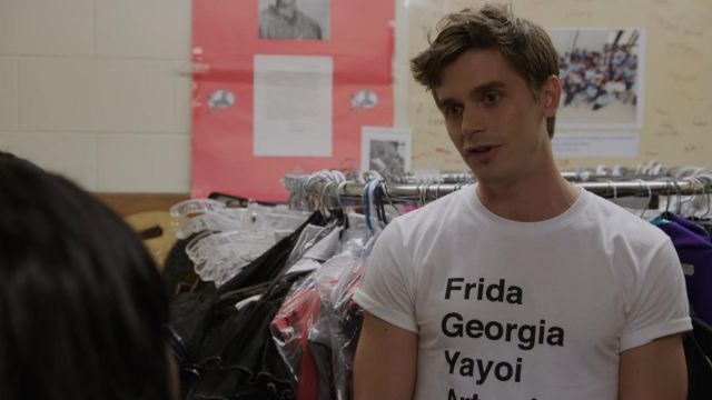 ArtGirlRising t-shirt Frida worn by Antoni Porowski in Queer Eye (S04E04)