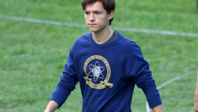 Midtown High School Sweatshirt worn by Peter Parker / Spider-Man (Tom  Holland) in Spider-Man: Homecoming | Spotern