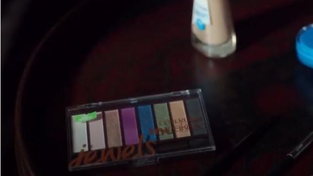 Covergirl TruNaked Jewels Palette used by Cheryl Blossom (Madelaine Petsch) in Riverdale (Season 01 Episode 11)