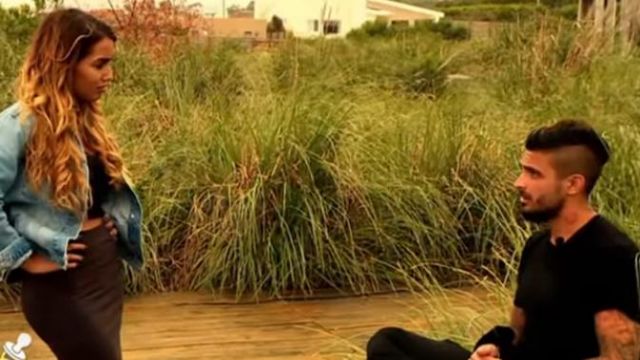 Le T Shirt Noir Porte Par Julien Dans Manon Julien Spotern