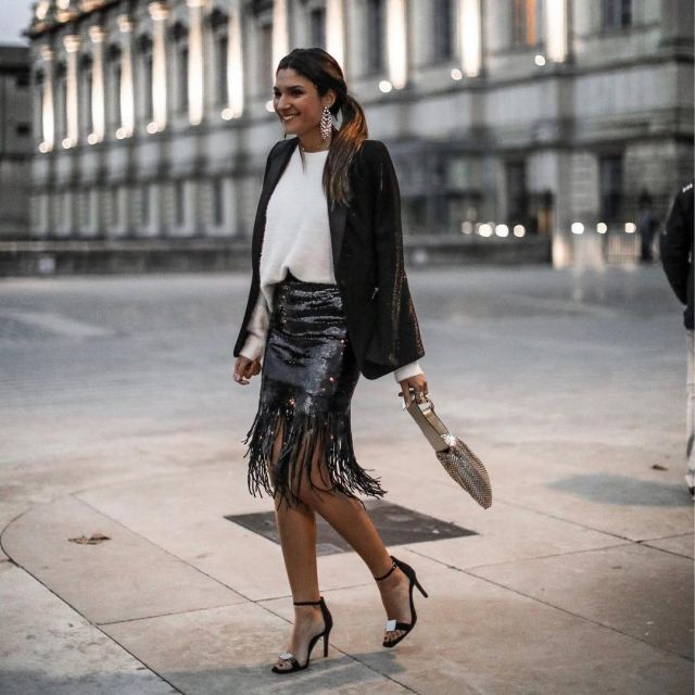 The skirt fringe sequin worn by junesixtyfive on the account instagram of @junesixtyfive