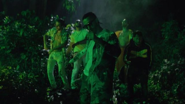 The jacket camouflage worn by N. O. S. in the clip Blanka NLP
