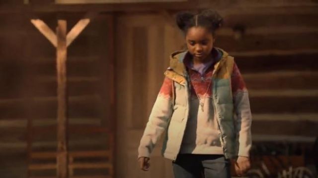 Orvis Grey and Pink Snow River Sweater Fleece Quarter-Zip red worn by Amy Bellafonte (Saniyya Sidney) in The Passage (Season 01 Episode 10)
