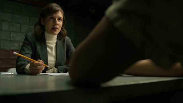 Le pull col roulé porté par Kristen Bouchard (Katja Herbers) dans Evil (Saison 1)