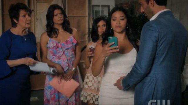 The wedding dress of Jane Villanueva (Gina Rodriguez) in Jane the Virgin (Season 05 Episode 19)