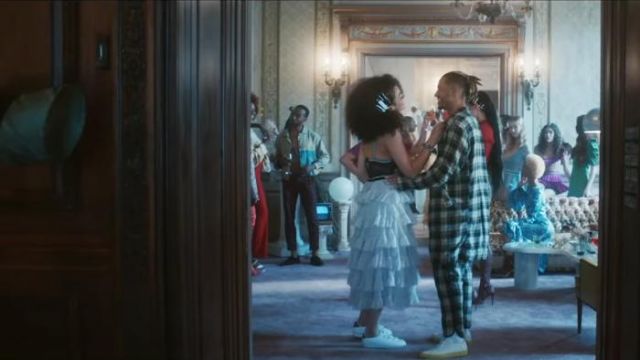 Long White Ruffled Tulle Skirt worn by Ariana Grande in her  Boyfriend music video with Social House