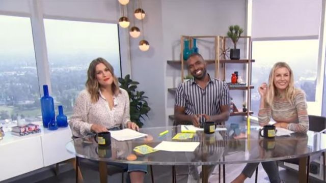 The Kooples Pat­terned white dress shirt worn by Carissa Loethen on E! News AUGUST 8, 2019