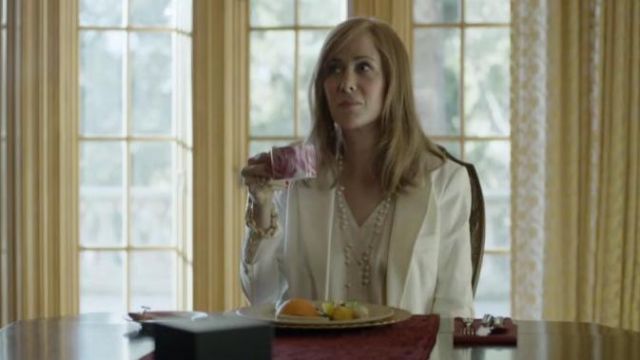 Juliet & Company Imitation Pearl Wrap Necklace worn by Pamela Brinton (Kristen Wiig) in The Last Man on Earth (Season 03 Episode 10)