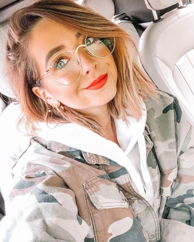El pendiente colgante de estrella dorada de Zoella (Zoe Sugg) en su cuenta de Instagram @zoesugg