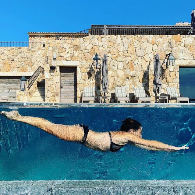 Le Bas de Maillot de bain culotte midi Femme Vilebrequin de Alessandra Sublet sur le compte Instagram de @alessandra_sublet