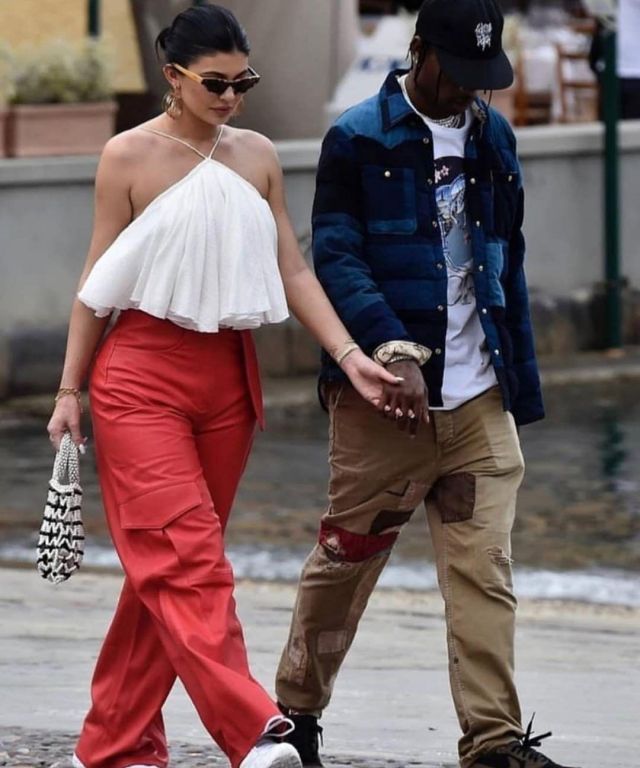 Martha Calvo Curb Link Bangle worn by Kylie Jenner Portofino August 12, 2019