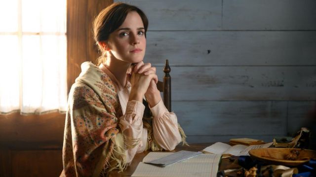 Le châle de Meg March (Emma Watson) dans Little Women