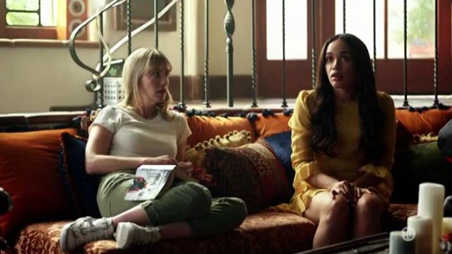 Realisation Yellow Sunflower Mini Dress worn by Erica Dundee (Cleopatra Coleman) in The Last Man on Earth (Season 04 Episode 17)