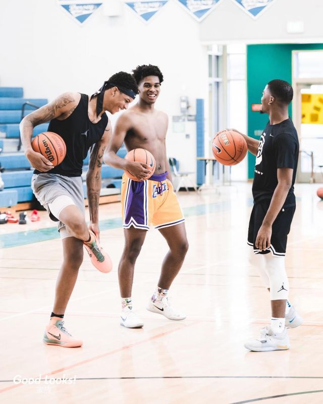 The Sneakers Nike Kobe A. D Shareef O'neal's account on the Instagram of @jaygup